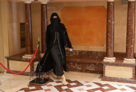 Vox se queda solo intentando que el Parlamento de Murcia rechace el burka y el niqab