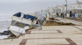 El Gobierno plantea derribar la primera línea de Matalascañas ante el avance del mar
