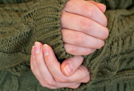 El fenómeno de Raynaud: cuando los dedos cambian de color por culpa del frío