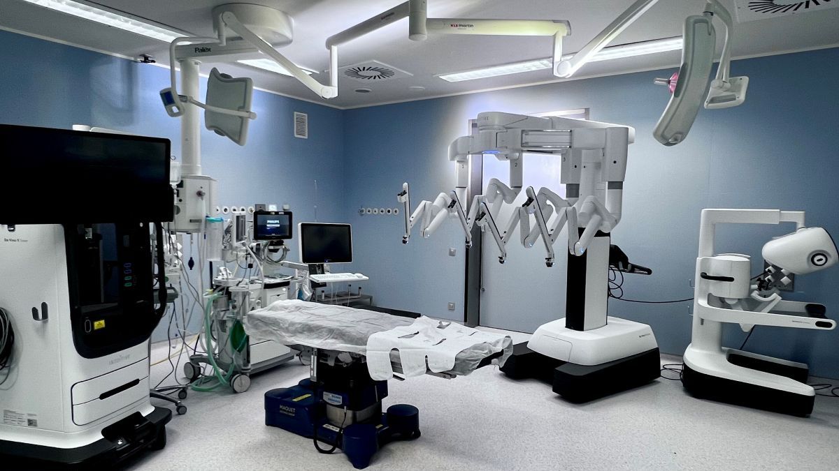 El Hospital U. Rey Juan Carlos, primer hospital público en incorporar el modelo más avanzado del robot Da Vinci