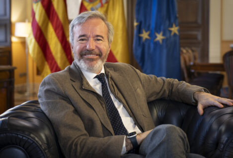 Jorge Azcón: «Pilar Alegría no defiende a los aragoneses, defiende a Pedro Sánchez»