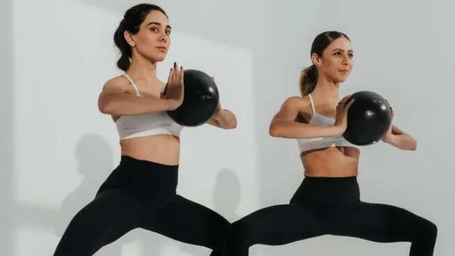 Seis ejercicios recomendados por los expertos de Casa Barré para fortalecer el suelo pélvico