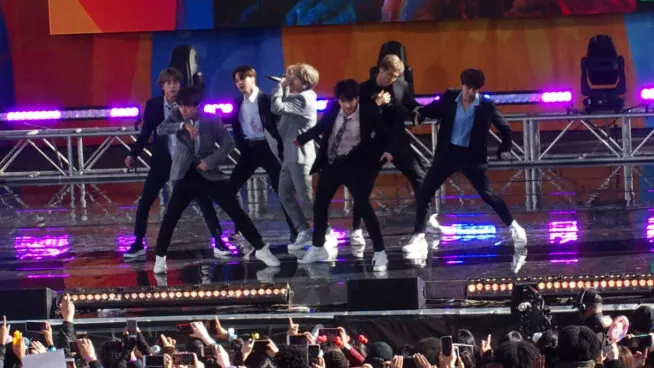 La OCU denuncia a Ticketmaster por opacidad en la preventa de entradas del concierto de BTS