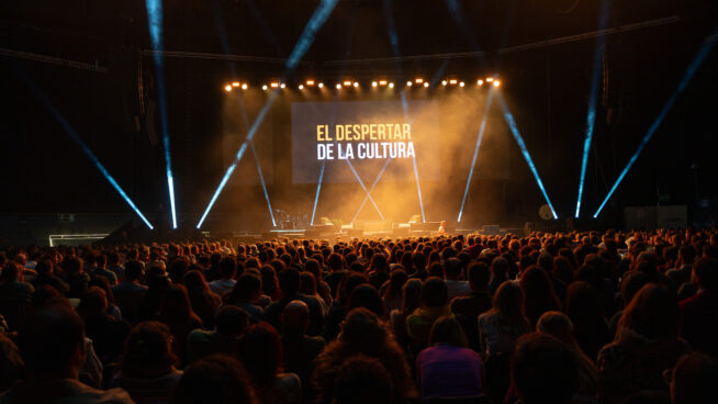 'El despertar': 6.000 jóvenes llenan el Palacio de Vistalegre en un acto contracultural