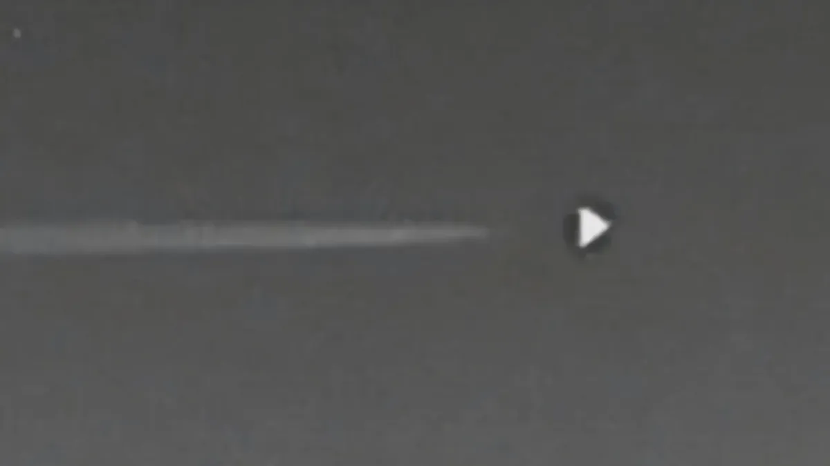 Aparece un extraño avión triangular sobre el cielo del Área 51 y desata las especulaciones