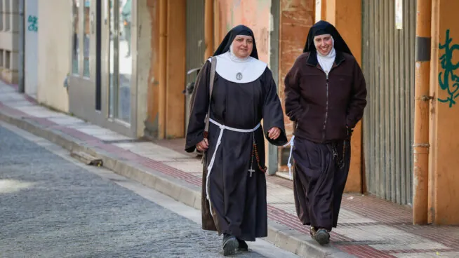 El juzgado suspende el desahucio de las exmonjas de Belorado