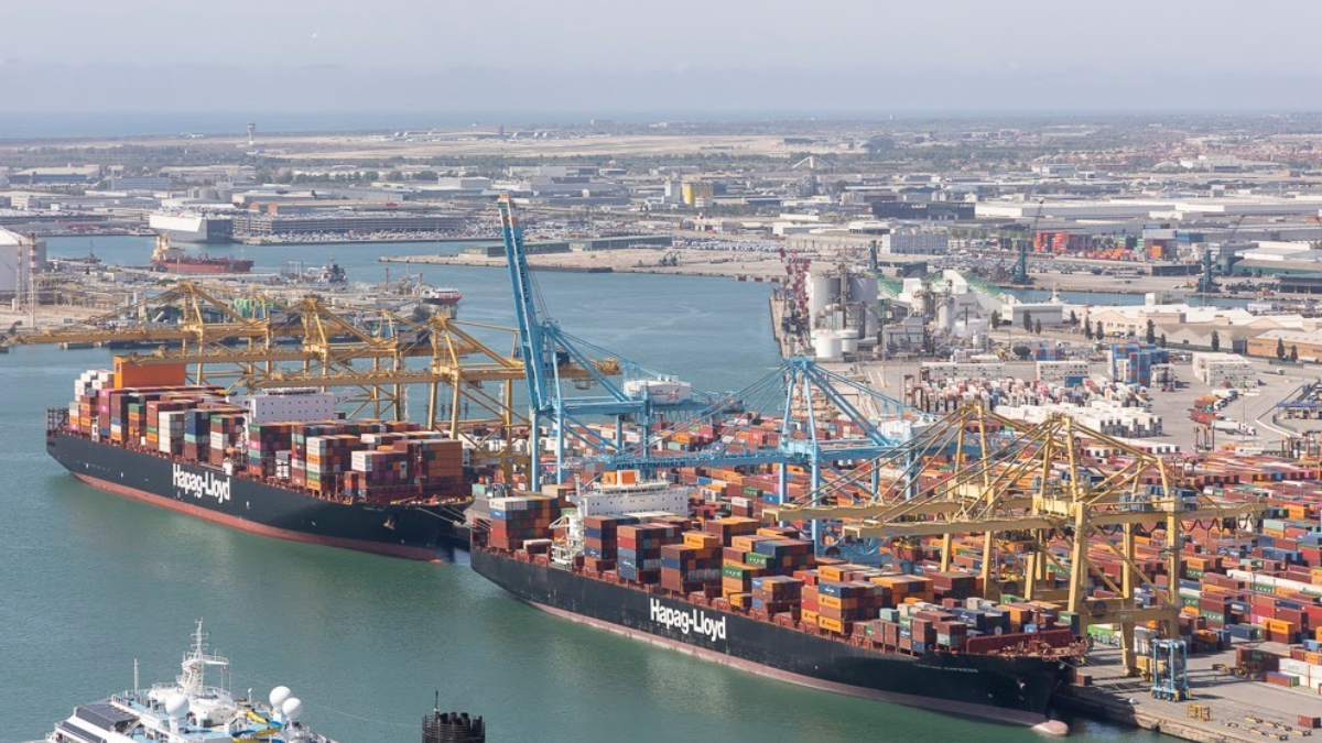 Las exportaciones industriales bajaron un 1,4% en diciembre y las importaciones un 4%