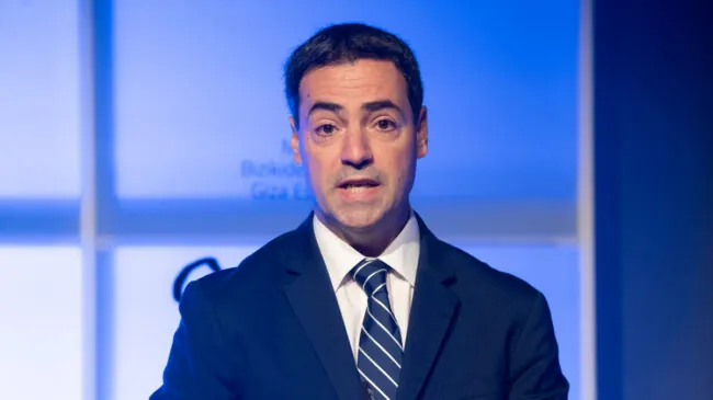 El Gobierno vasco vuelve a pedir el traslado «temporal» del 'Guernica' al Guggenheim