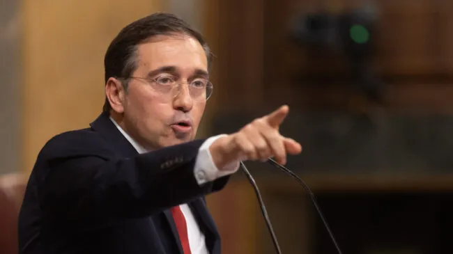 El Gobierno concede la Gran Cruz al Orden del Mérito Civil al embajador de España en Irán