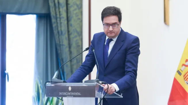 El ministro Óscar López afirma que Puente «está siendo un ejemplo de cómo se da la cara»