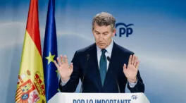 Feijóo exige a Sánchez sacar la revalorización de las pensiones del decreto 'ómnibus'
