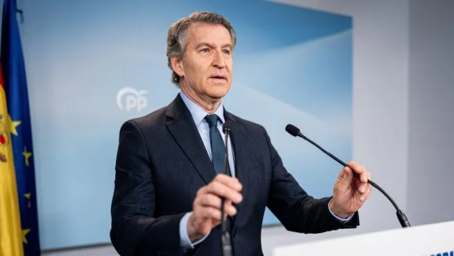 El PP dice que Feijóo fue el primer líder nacional en preguntar a Mazón por la dana
