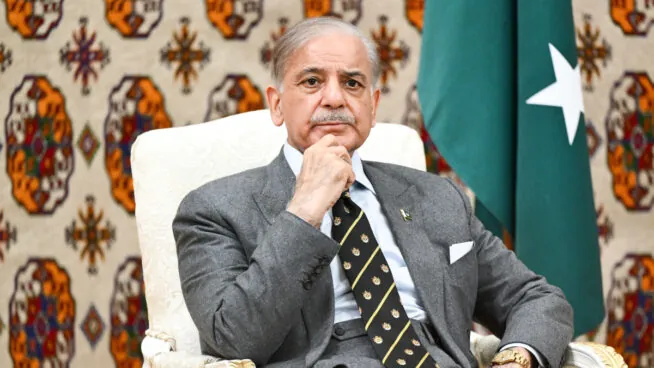 El primer ministro de Pakistán recibe la invitación para unirse a la Junta de Paz de Gaza
