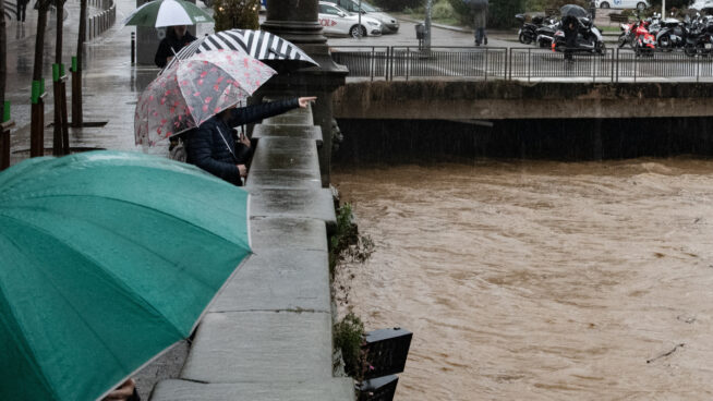 Gerona recomienda subir a pisos superiores cerca del río Onyar por el temporal de lluvias