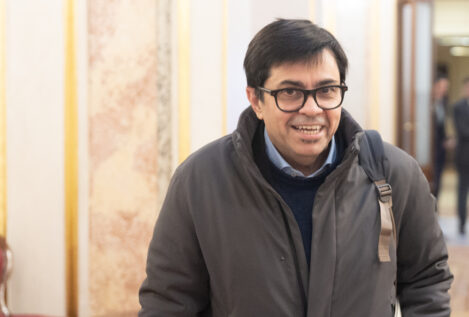 Sumar ve la regularización de inmigrantes como vía para negociar la transferencia a Cataluña