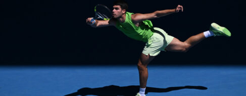 Alcaraz cumple ante Hanfmann y se mete en tercera ronda de Australia