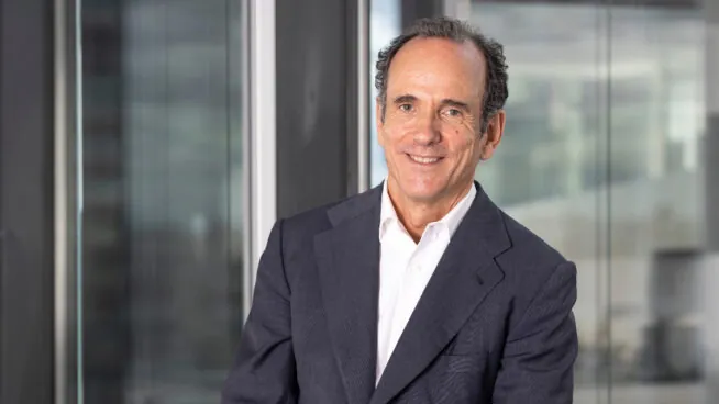 Emilio Botín incorpora a sus hijos a un 'holding' que participa en Banco Santander