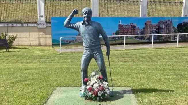 Roban la estatua de Severiano Ballesteros en su localidad natal de Pedreña (Cantabria)