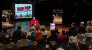 Bob Pop desafía a Pisarello y su «hada madrina» Colau y presenta su candidatura a alcalde