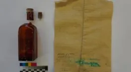 Hallan en la obra de una iglesia una botella con un texto sobre un párroco asesinado en 1936