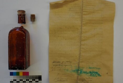 Hallan en la obra de una iglesia una botella con un texto sobre un párroco asesinado en 1936
