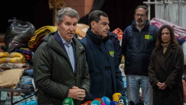 El PP y el PSOE suspenden la campaña andaluza por la muerte de dos guardias civiles