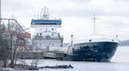 Finlandia incauta un buque sospechoso de dañar un cable submarino en el Báltico