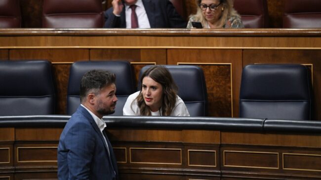 Rufián e Montero dan forma este jueves a su 'frente popular' con un acto lleno en Barcelona