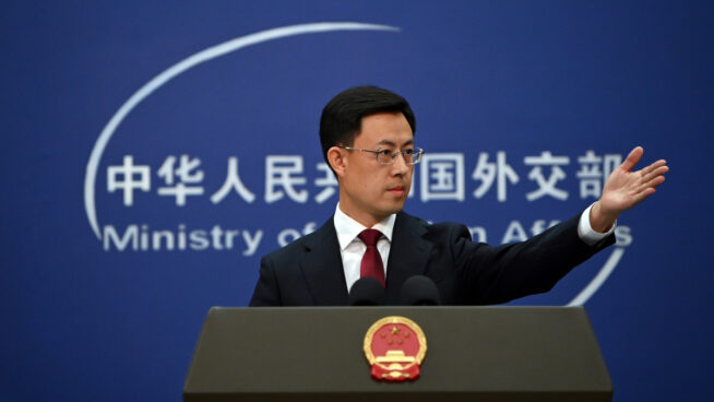 China rechaza las nuevas sanciones de EEUU a empresas acusadas de comerciar petróleo iraní