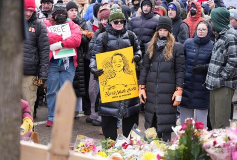 Miles de personas denuncian los disparos de un agente a una inmigrante en Minneapolis