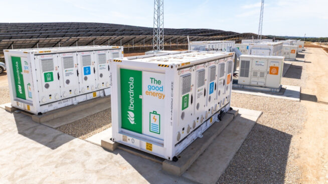 Iberdrola pone en operación las dos baterías más grandes de España