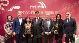 Una empresaria china apadrinada por Illa pasó de vender mascarillas a balizas V16