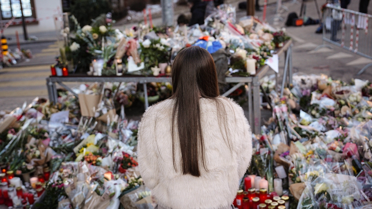 Uno de los dueños del bar incendiado en Suiza permanecerá tres meses bajo custodia