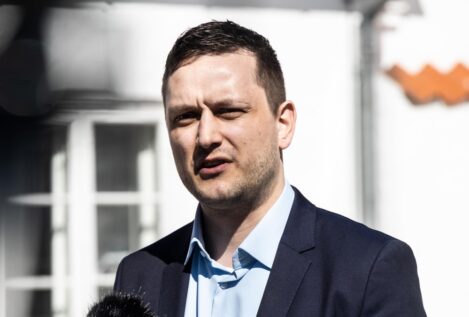 Groenlandia no espera una intervención militar de EEUU pero se prepara «para lo peor»