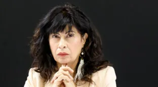 El Gobierno abre una nueva grieta con las feministas por el burka en vísperas del 8-M