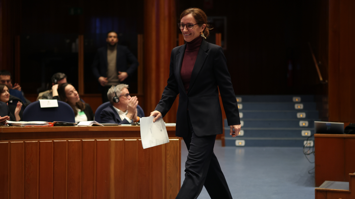 Sanidad gasta 14.600 euros en una IA para decidir qué medicamentos financia