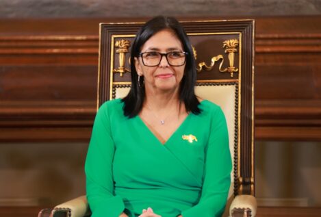 Delcy Rodríguez sigue vetada para entrar en la UE por «socavar» la democracia venezolana