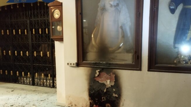 Rescatada una monja en un incendio en el convento de las Clarisas de Lorca (Murcia)