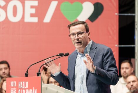 Gallardo desconcierta al PSOE extremeño al dar por hecho su regreso a la política