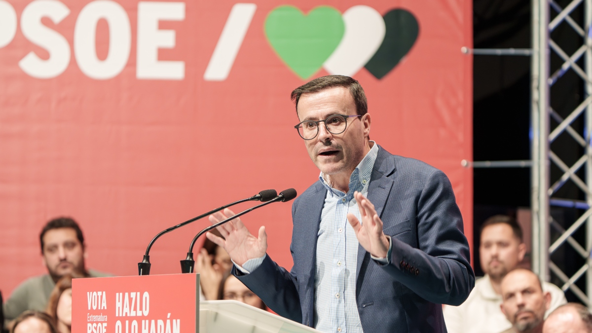 Gallardo desconcierta al PSOE extremeño al dar por hecho su regreso a la política