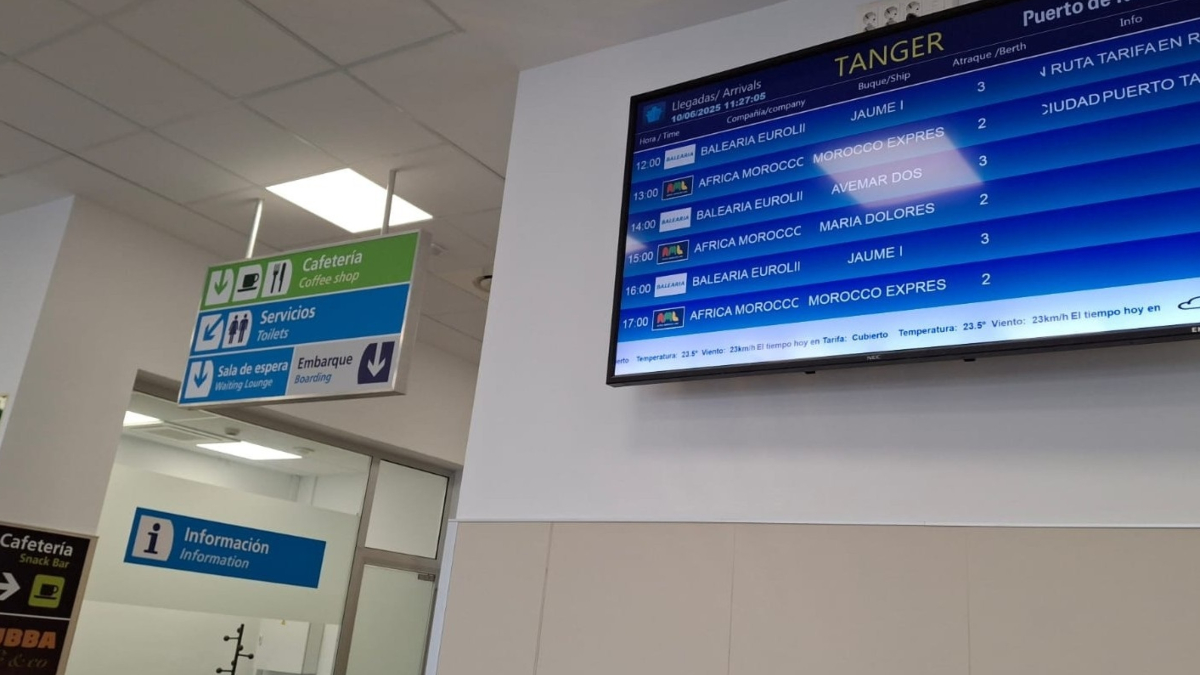 Cancelan las salidas desde Algeciras y Tarifa y prohíben el acceso a camiones por el temporal