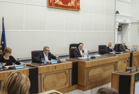 Llorca critica al Gobierno por «subvencionar» un trasvase a Marruecos mientras recorta el Tajo-Segura