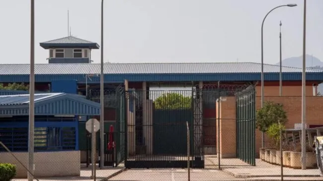 Tres presos se suicidan en cárceles catalanas en 15 días, dos de ellos en aislamiento