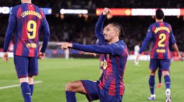 Olmo, Raphinha y Lamine devuelven al Barça a lo más alto