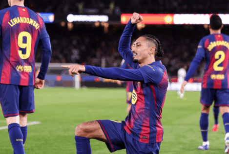 Olmo, Raphinha y Lamine devuelven al Barça a lo más alto