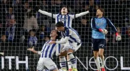 La Real Sociedad frena a un Barça sin puntería