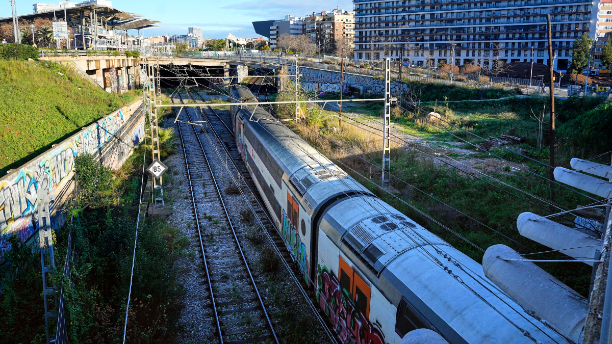 Adif lleva a cabo 23 intervenciones de urgencia en la red catalana de cercanías