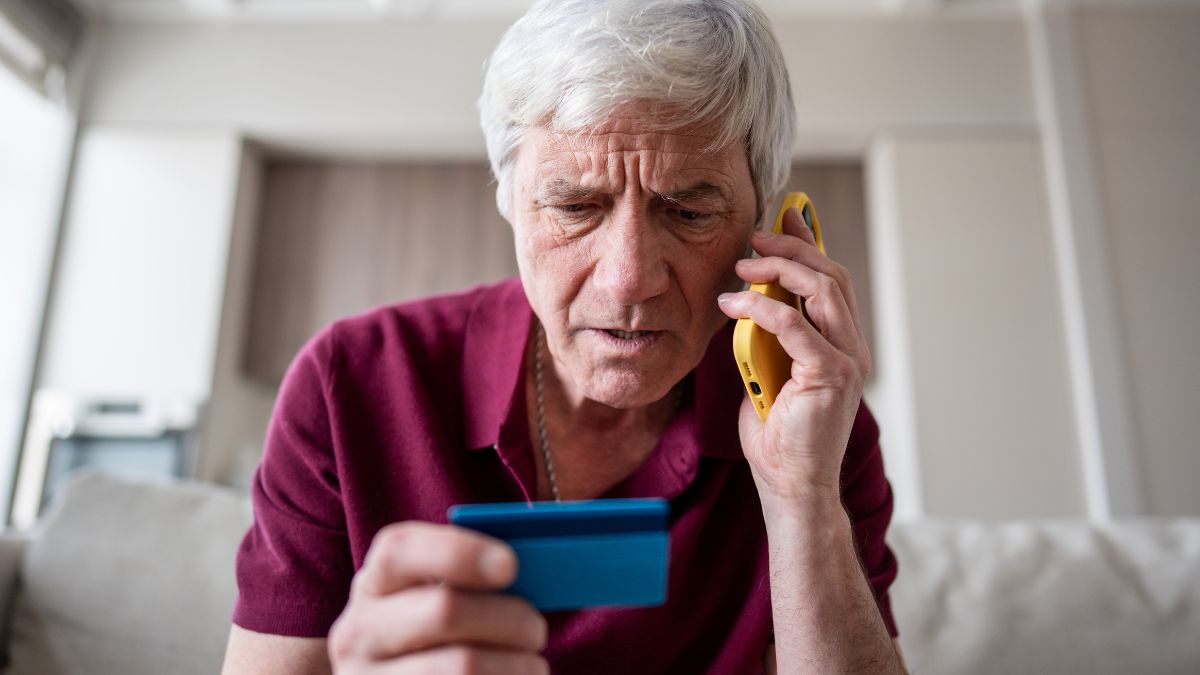 La Seguridad Social lo confirma: una estafa sobre una nueva ayuda circula en ‘WhatsApp’ y así puedes detectarla