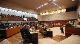 Los 65 diputados de la Asamblea de Extremadura toman posesión de sus cargos