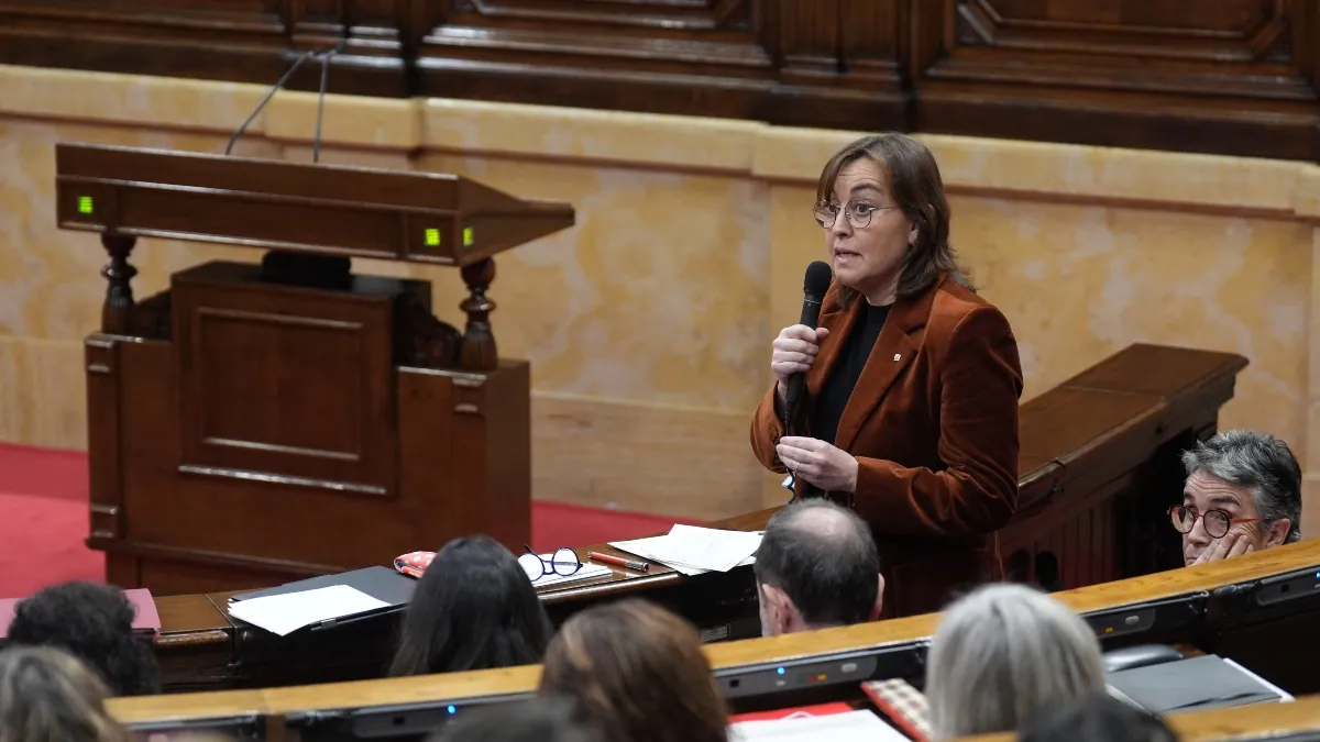 La portavoz de Illa rechaza dimitir por Rodalies: «Asumir responsabilidades es quedarse»